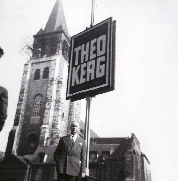 Theo Kerg 1952 à St. Germain des Prés lors de son exposition à la Galerie Drouant-David